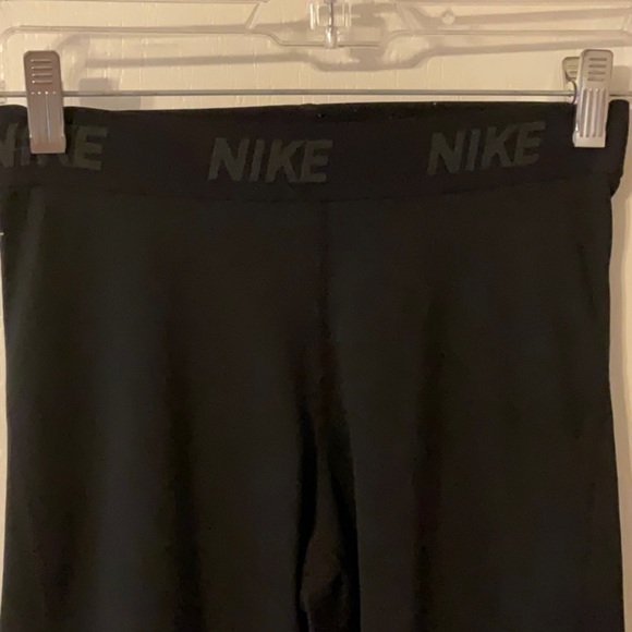 NIKE Dri Fit Crop Leggings - Picture 2 of 4